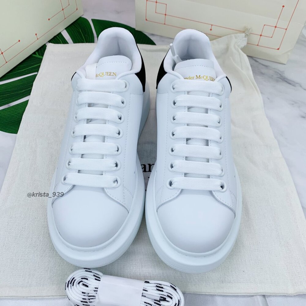 Alexander McQueen Oversized low-top sneakers - Picture 5 of 9